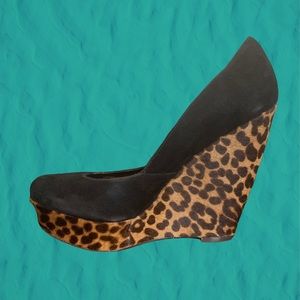 Nine West Suede Black and Leopard Print Platform Wedges Size 7